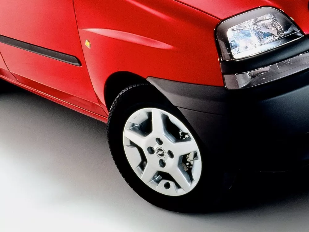 Автомобиль Fiat Doblo I Компактвэн