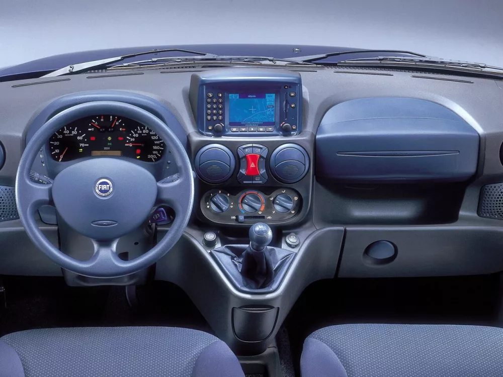 Автомобиль Fiat Doblo I Компактвэн