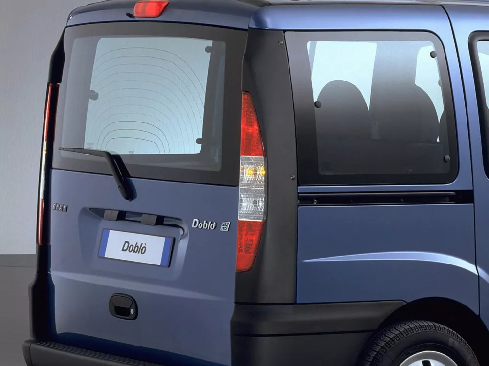 Автомобиль Fiat Doblo I Компактвэн