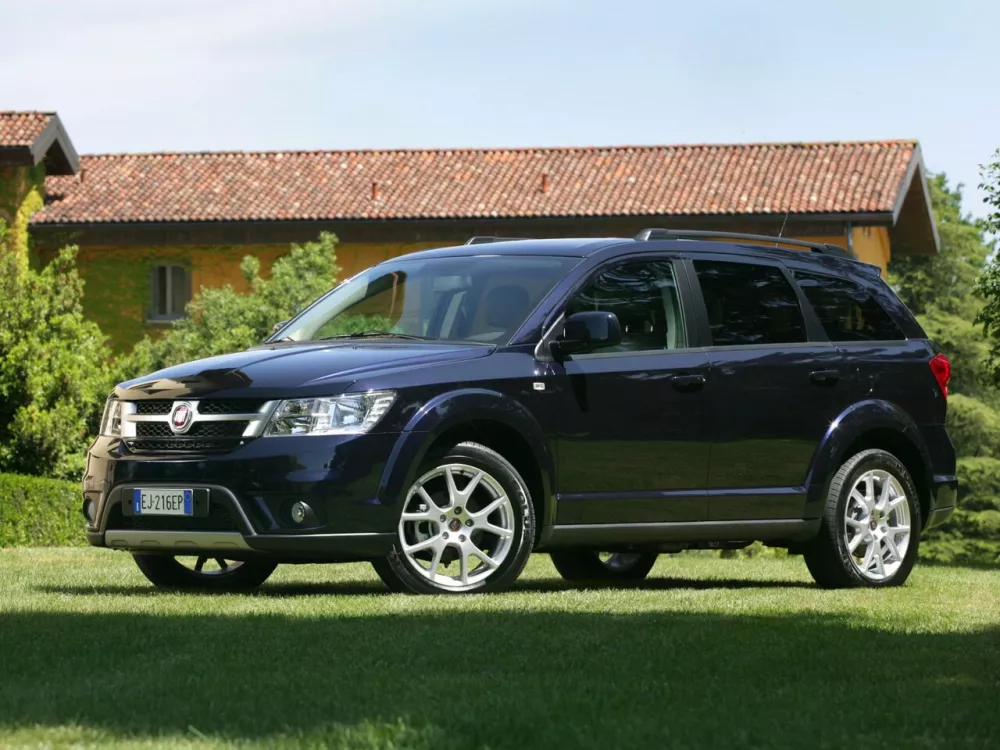 Автомобиль Fiat Freemont Универсал (5 дверей)