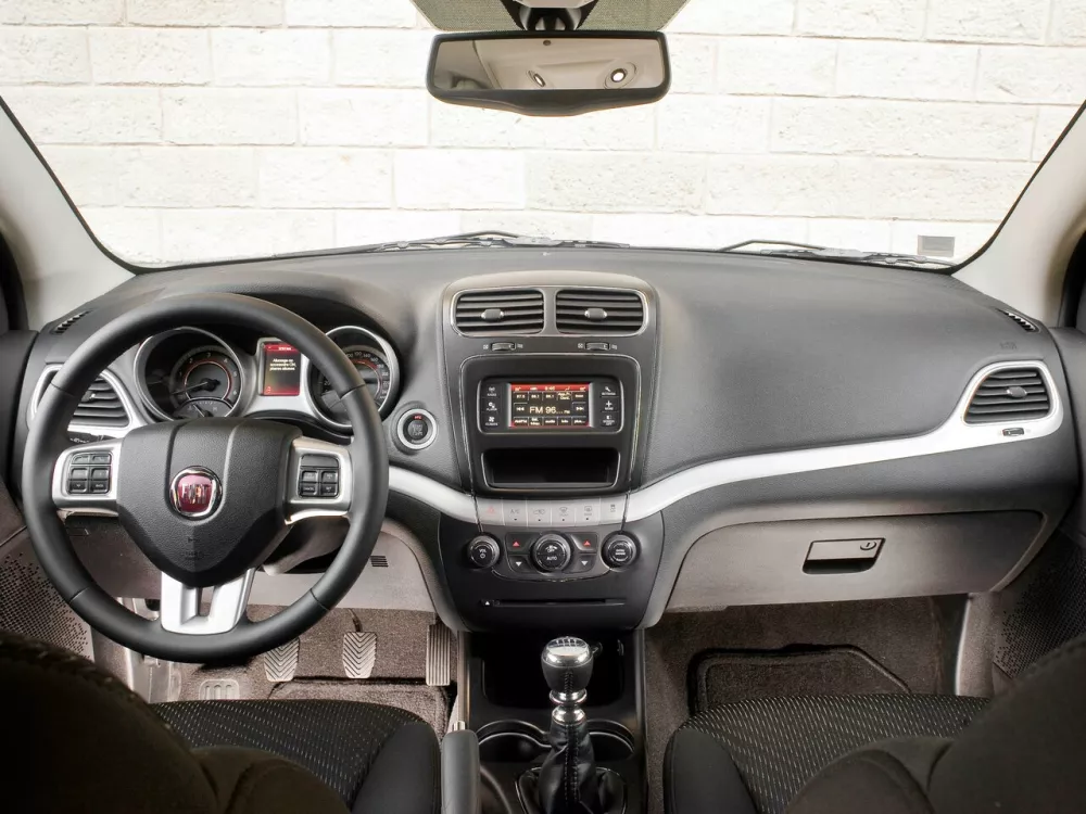 Автомобиль Fiat Freemont Универсал (5 дверей)