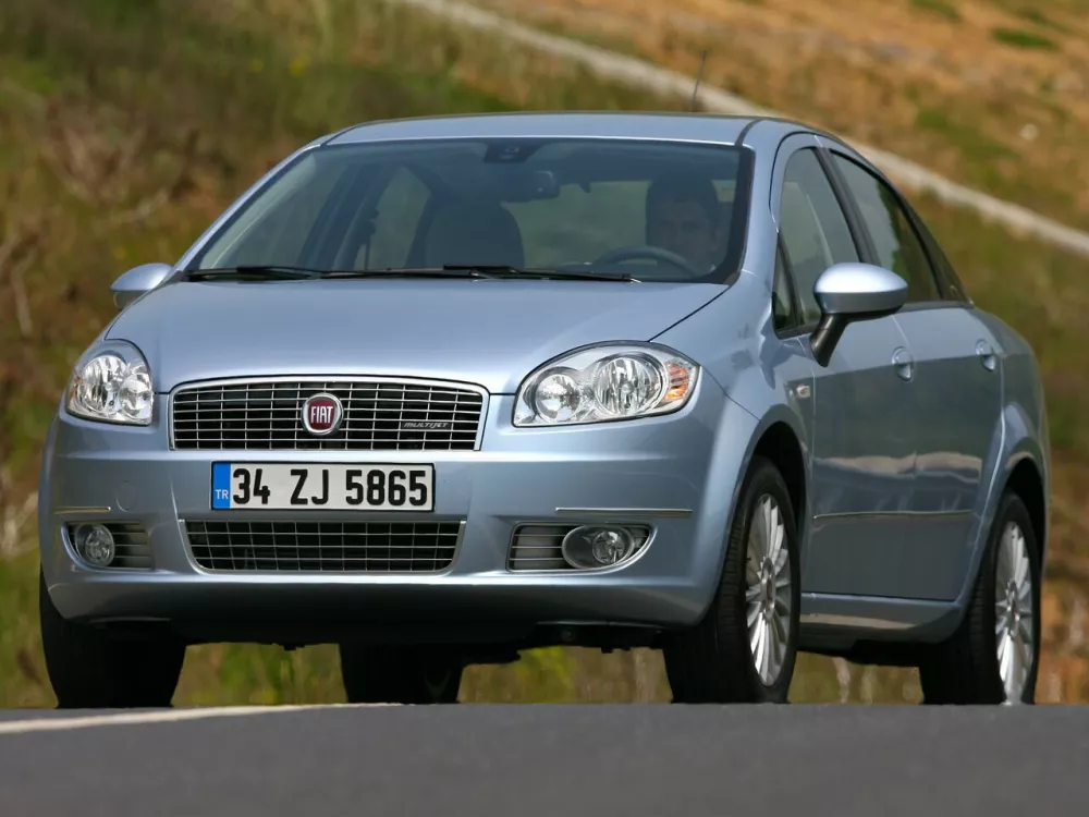 Автомобиль Fiat Linea Седан