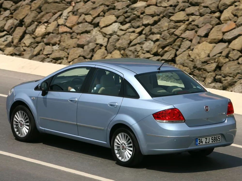 Автомобиль Fiat Linea Седан