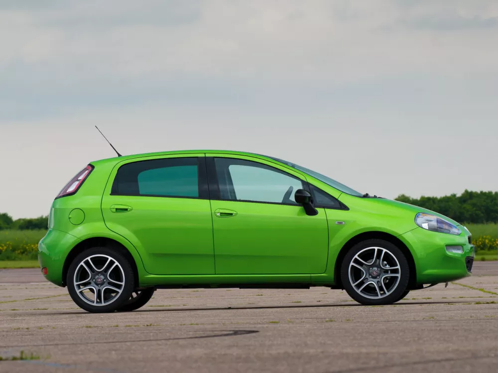 Автомобиль Fiat Punto III Punto Хэтчбек (5 дверей)