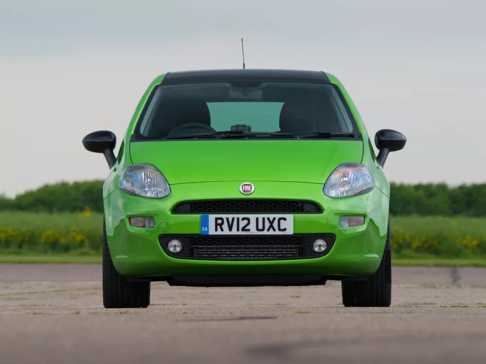 Автомобиль Fiat Punto III Punto Хэтчбек (5 дверей)