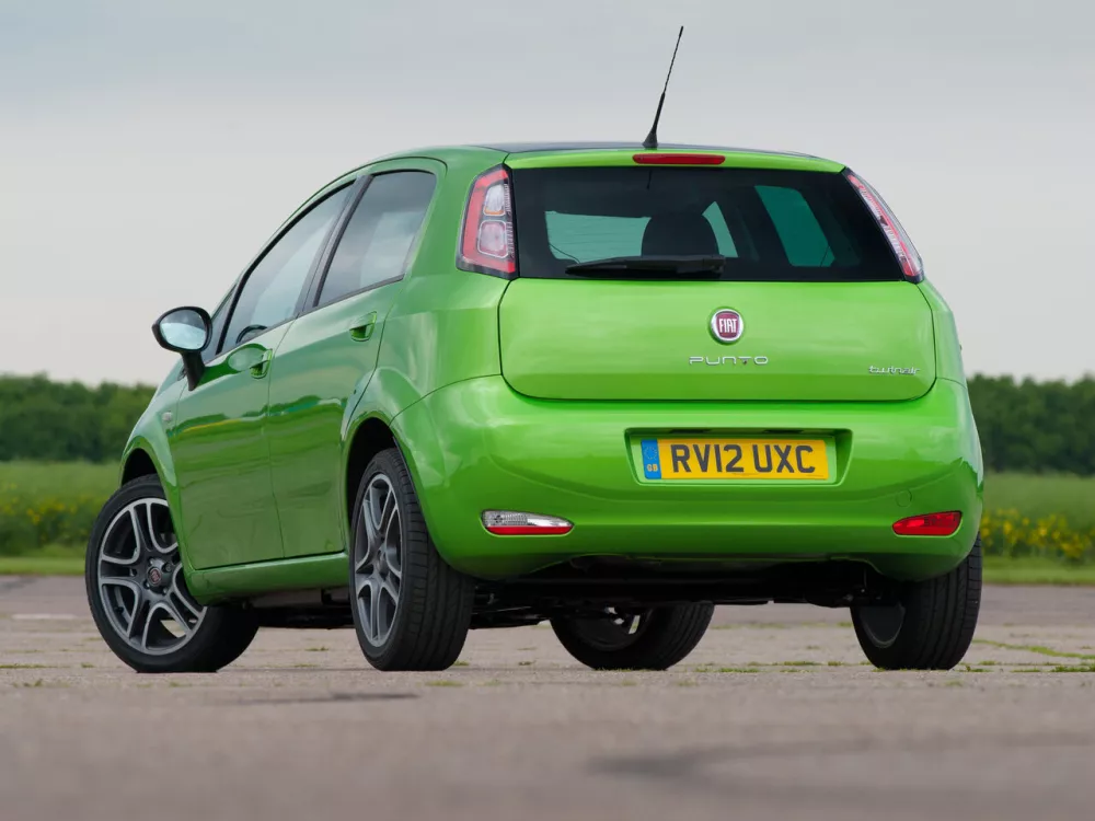 Автомобиль Fiat Punto III Punto Хэтчбек (5 дверей)