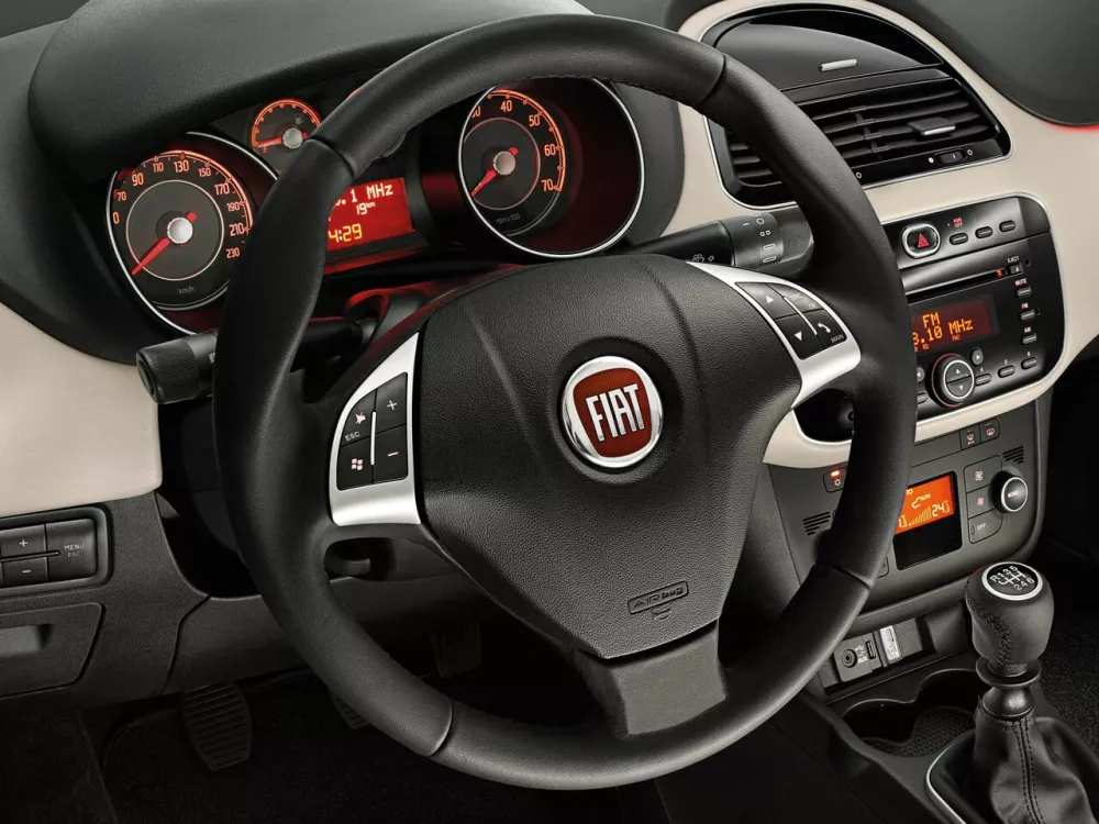 Автомобиль Fiat Punto III Punto Хэтчбек (5 дверей)