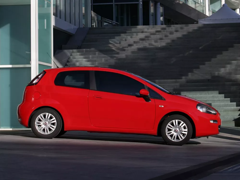 Автомобиль Fiat Punto III Punto Хэтчбек (3 двери)