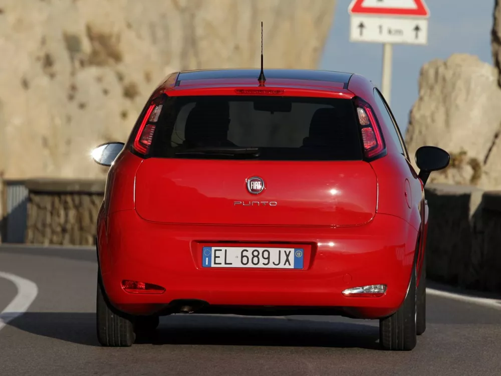 Автомобиль Fiat Punto III Punto Хэтчбек (3 двери)