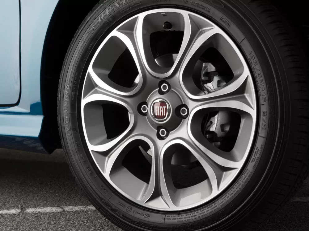 Автомобиль Fiat Punto III Punto Хэтчбек (5 дверей)