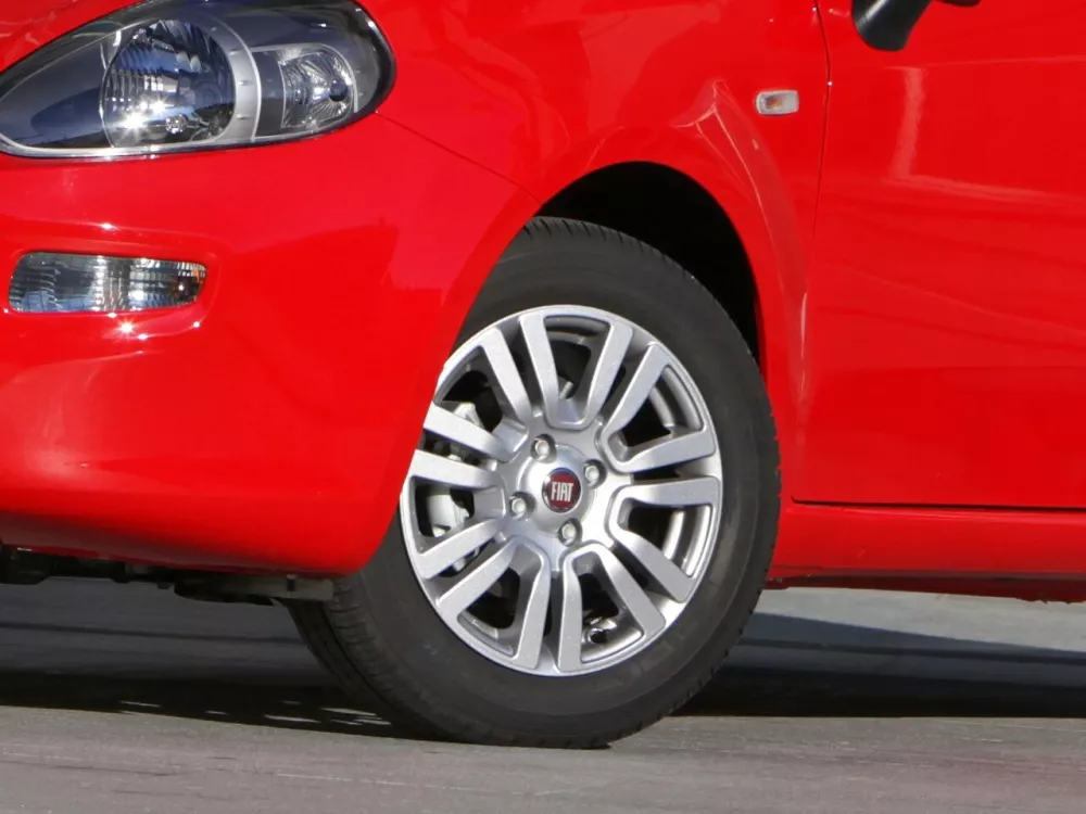 Автомобиль Fiat Punto III Punto Хэтчбек (3 двери)