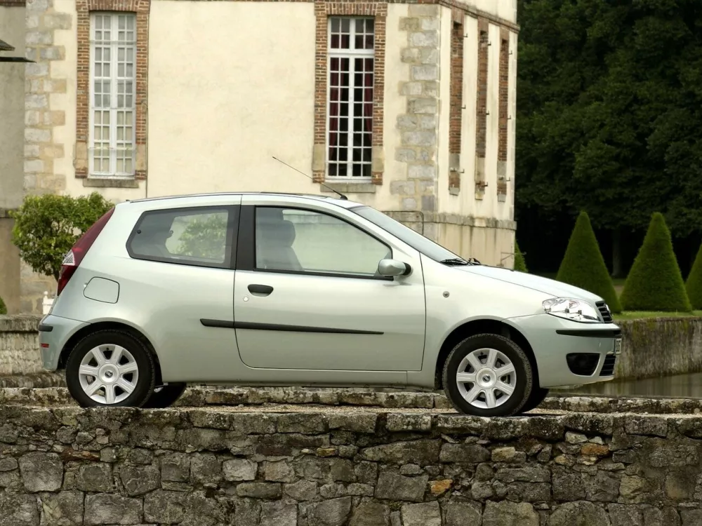 Автомобиль Fiat Punto II Рестайлинг Хэтчбек (3 двери)