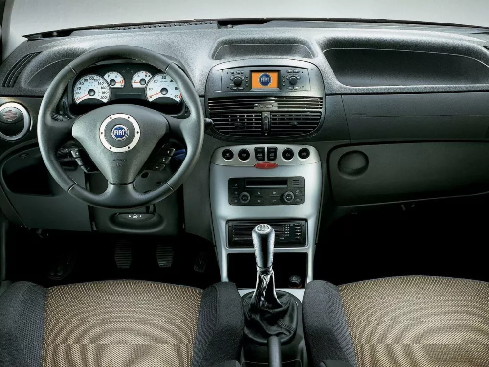 Автомобиль Fiat Punto II Рестайлинг Хэтчбек (3 двери)