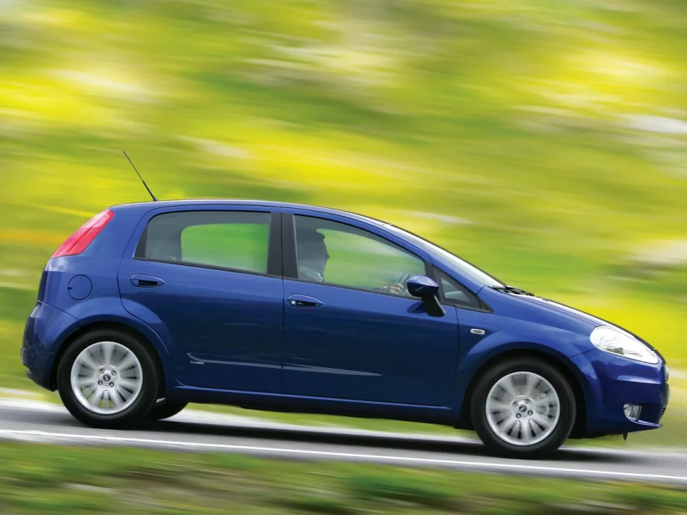 Автомобиль Fiat Punto III Grande Punto Хэтчбек (5 дверей)