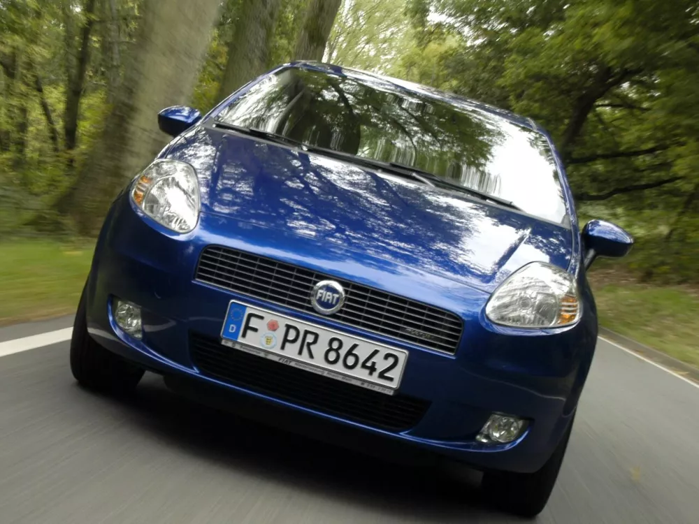 Автомобиль Fiat Punto III Grande Punto Хэтчбек (5 дверей)
