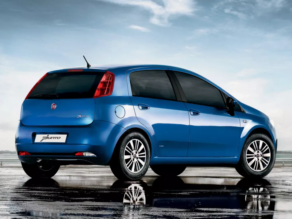 Автомобиль Fiat Punto III Grande Punto Хэтчбек (5 дверей)