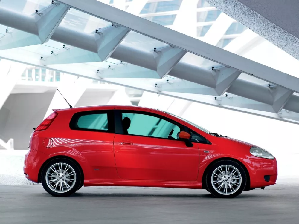 Автомобиль Fiat Punto III Grande Punto Хэтчбек (3 двери)