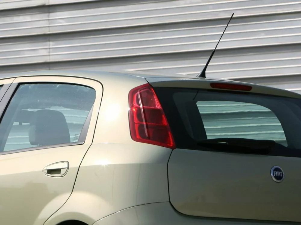 Автомобиль Fiat Punto III Grande Punto Хэтчбек (5 дверей)