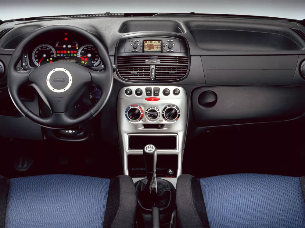 Автомобиль Fiat Punto II Хэтчбек (3 двери)