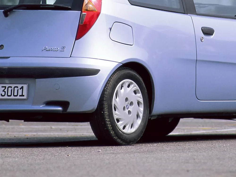 Автомобиль Fiat Punto II Хэтчбек (3 двери)
