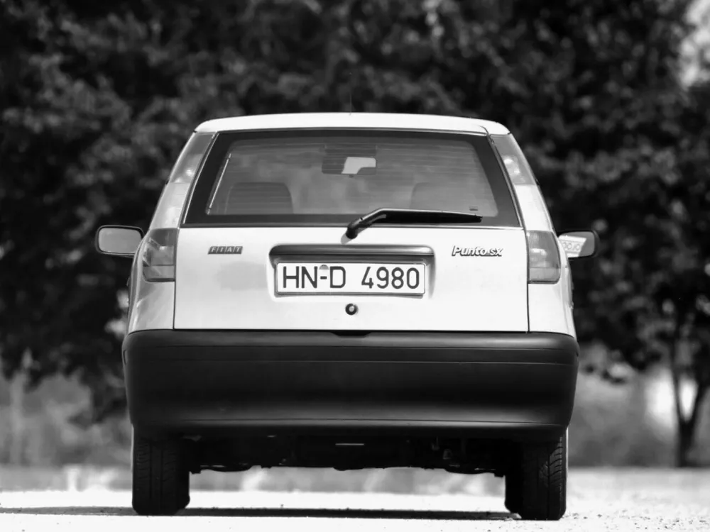 Автомобиль Fiat Punto I Хэтчбек (3 двери)