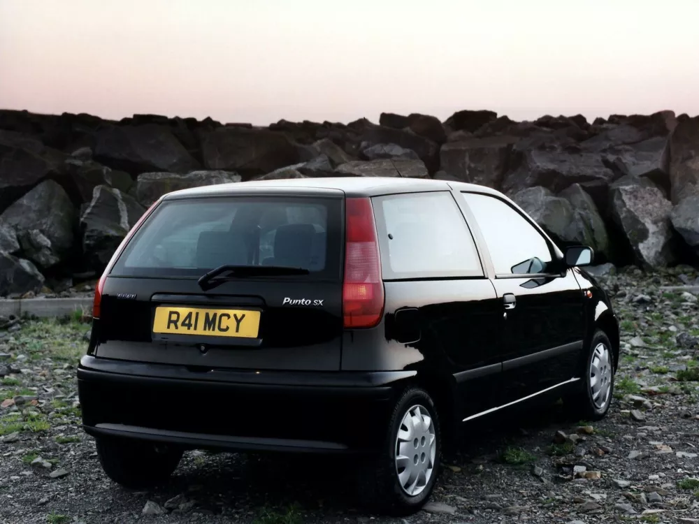 Автомобиль Fiat Punto I Хэтчбек (3 двери)