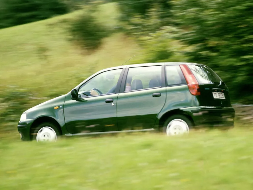 Автомобиль Fiat Punto I Хэтчбек (5 дверей)