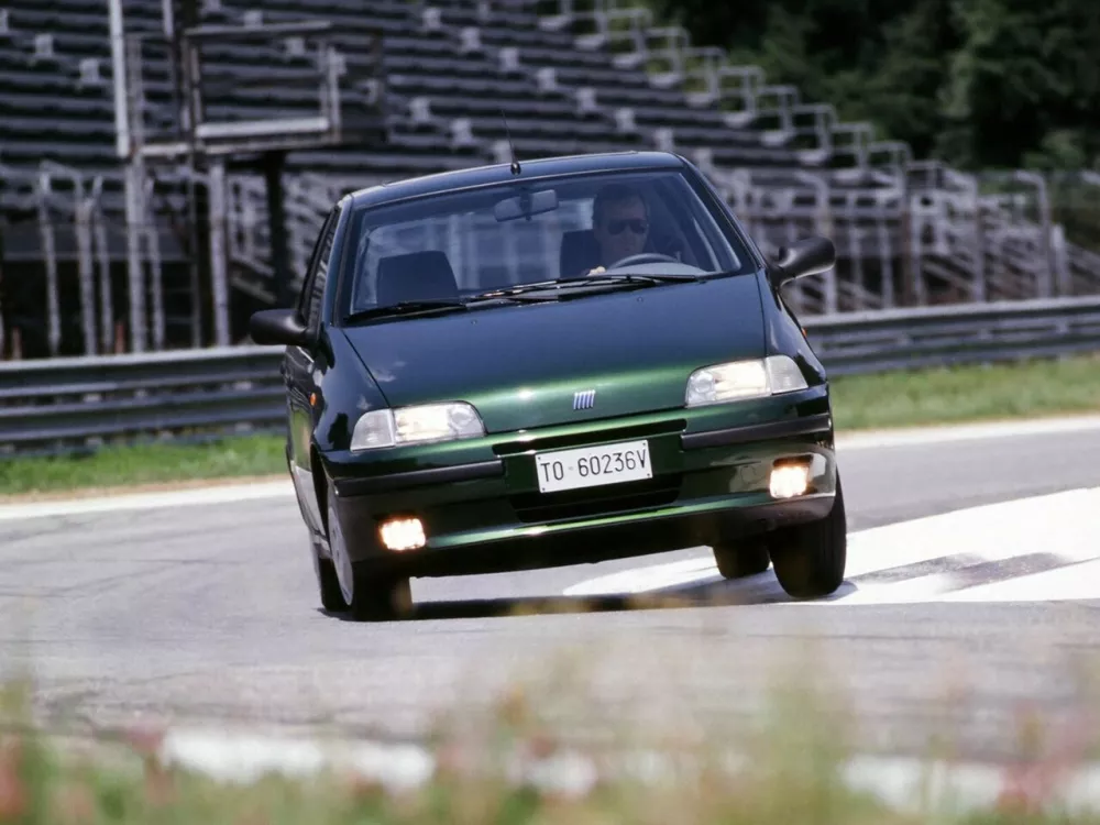 Автомобиль Fiat Punto I Хэтчбек (5 дверей)
