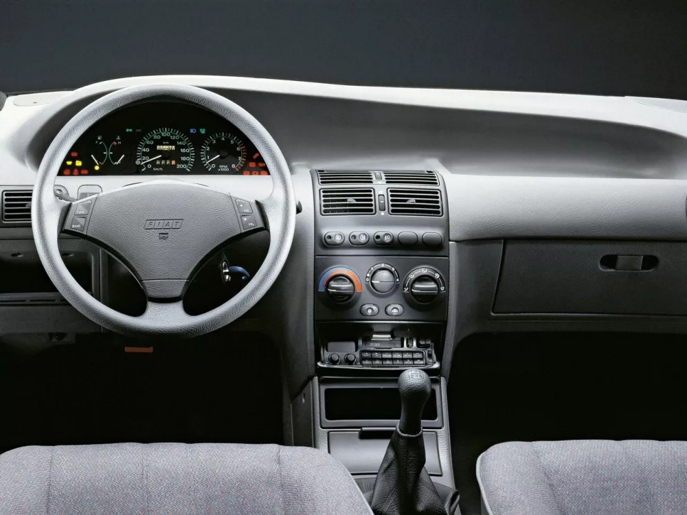 Автомобиль Fiat Punto I Хэтчбек (5 дверей)