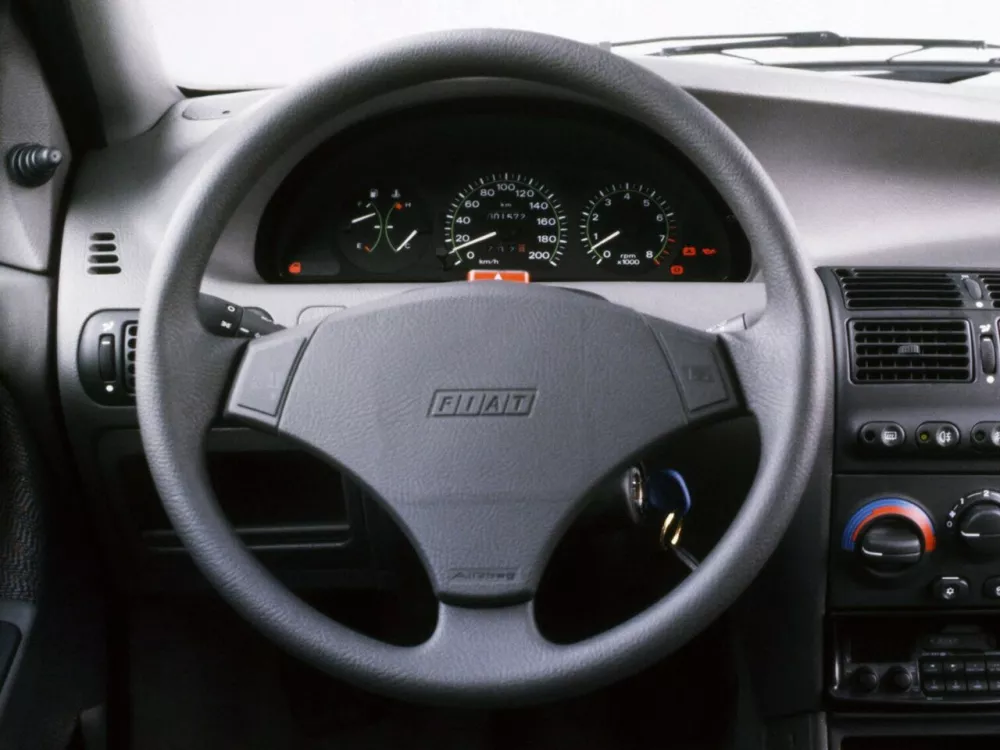 Автомобиль Fiat Punto I Хэтчбек (5 дверей)
