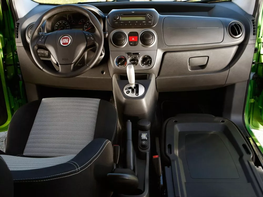 Автомобиль Fiat Qubo I Компактвэн