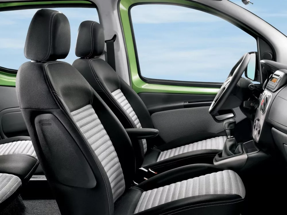 Автомобиль Fiat Qubo I Компактвэн