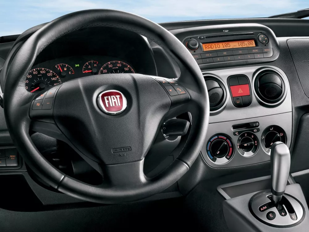 Автомобиль Fiat Qubo I Компактвэн