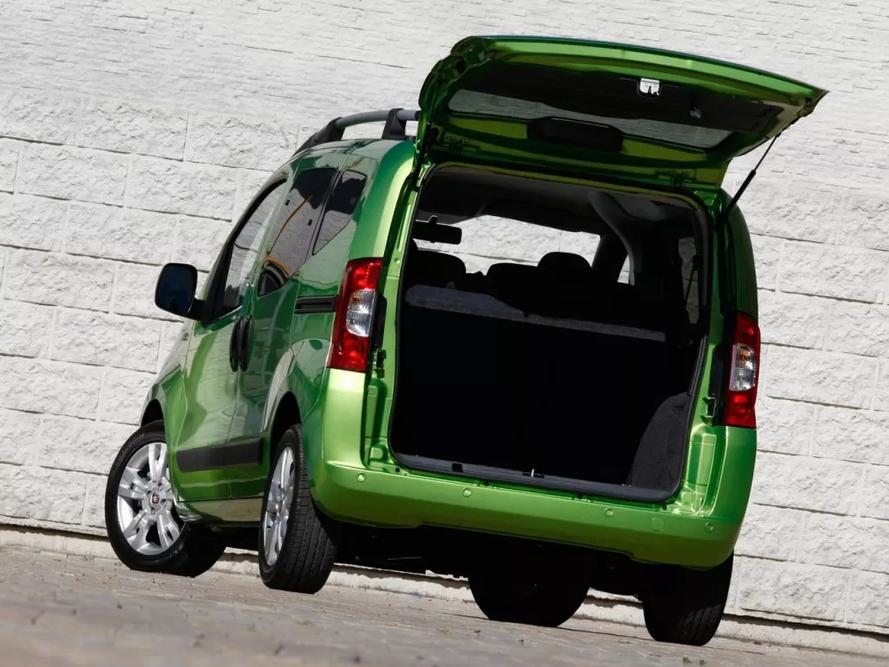 Автомобиль Fiat Qubo I Компактвэн
