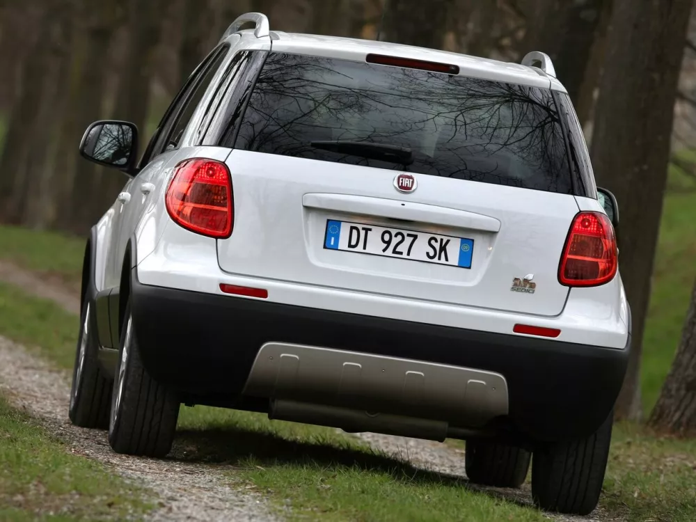 Автомобиль Fiat Sedici Хэтчбек (5 дверей)