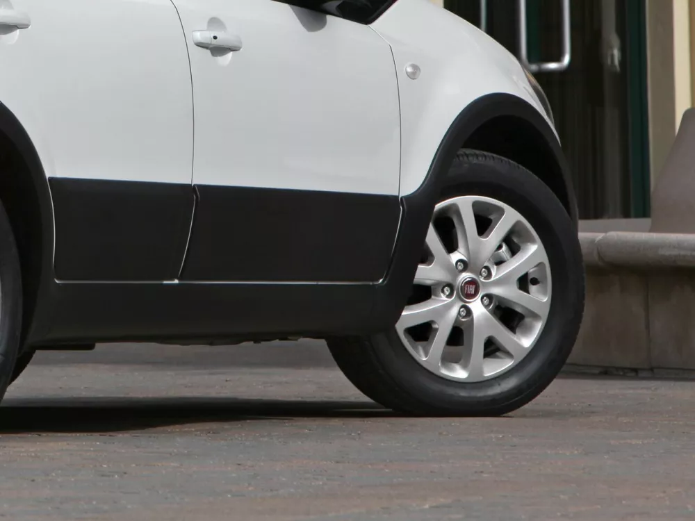 Автомобиль Fiat Sedici Хэтчбек (5 дверей)