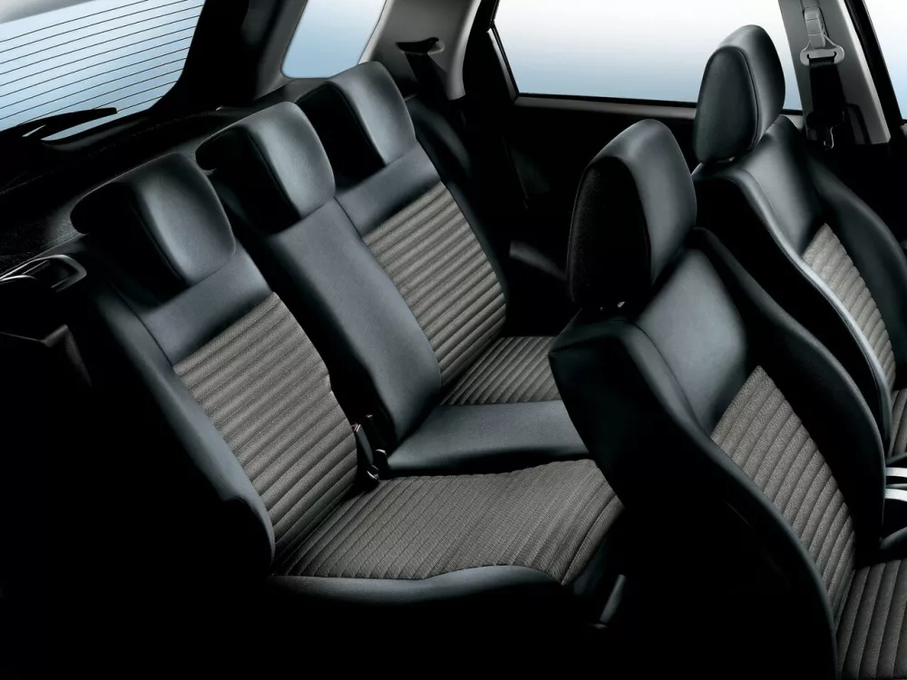 Автомобиль Fiat Sedici Хэтчбек (5 дверей)