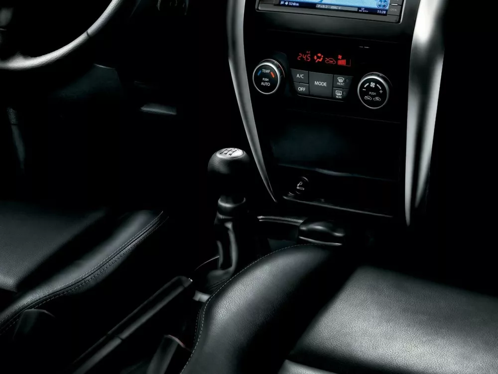 Автомобиль Fiat Sedici Хэтчбек (5 дверей)