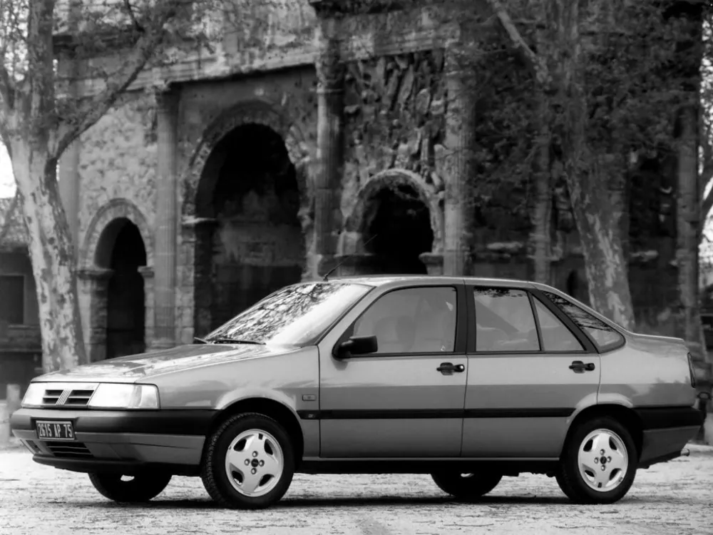 Автомобиль Fiat Tempra Седан