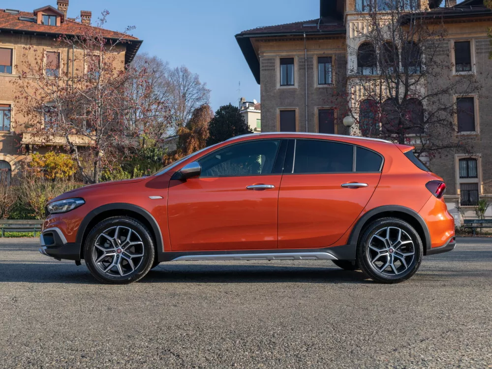 Автомобиль Fiat Tipo 356 Рестайлинг Хэтчбек (5 дверей) Cross