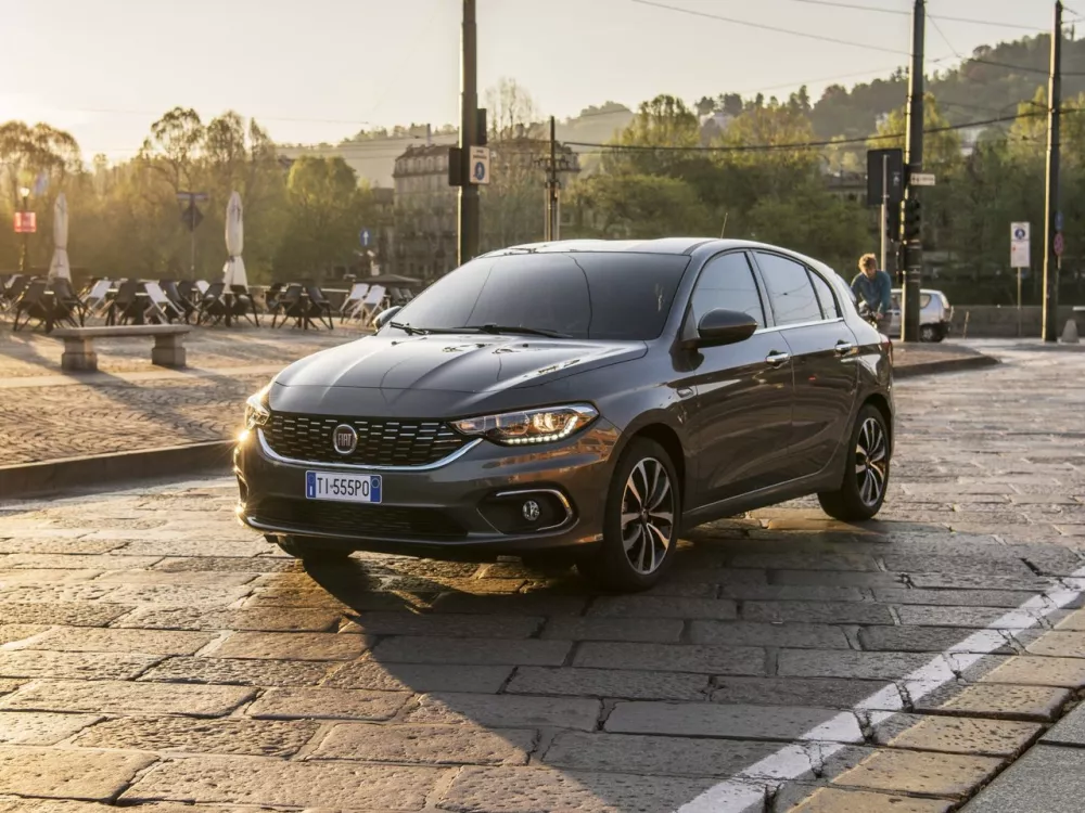 Автомобиль Fiat Tipo 356 Хэтчбек (5 дверей)