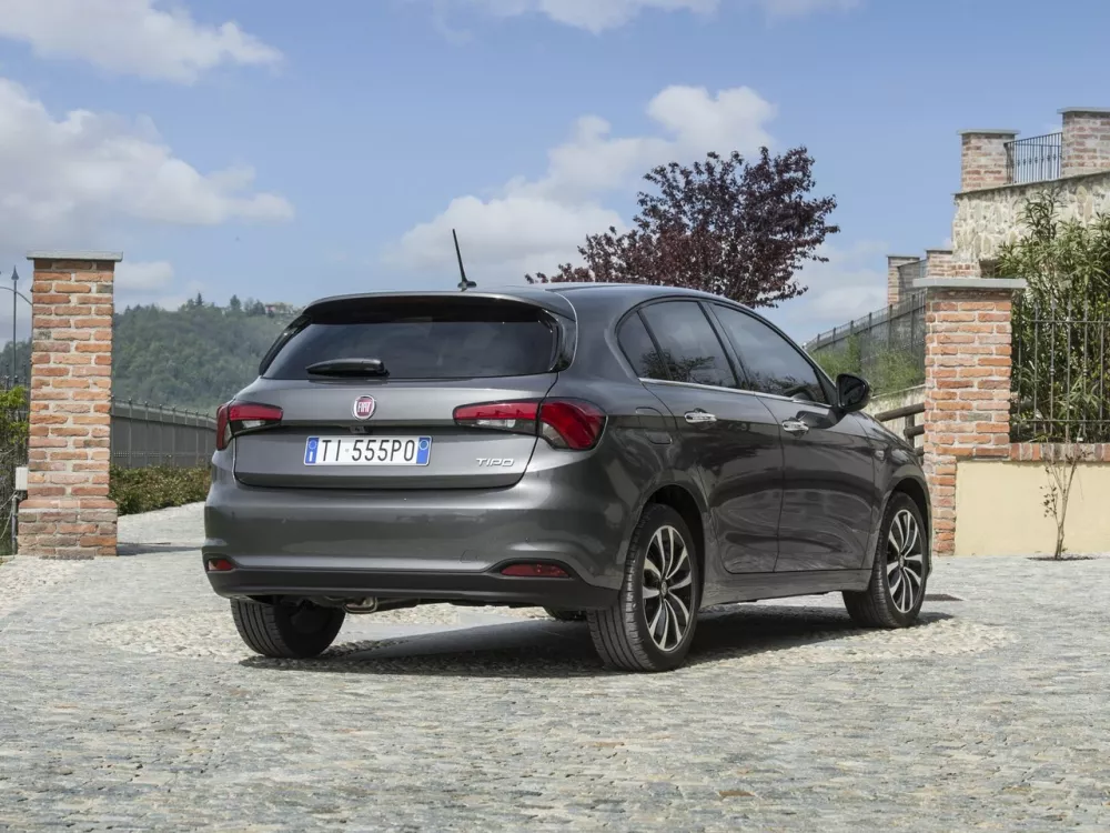 Автомобиль Fiat Tipo 356 Хэтчбек (5 дверей)