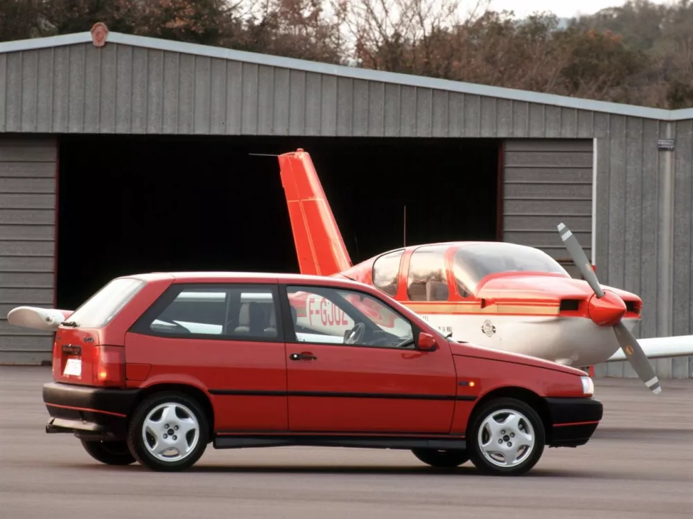 Автомобиль Fiat Tipo 160 Хэтчбек (3 двери)