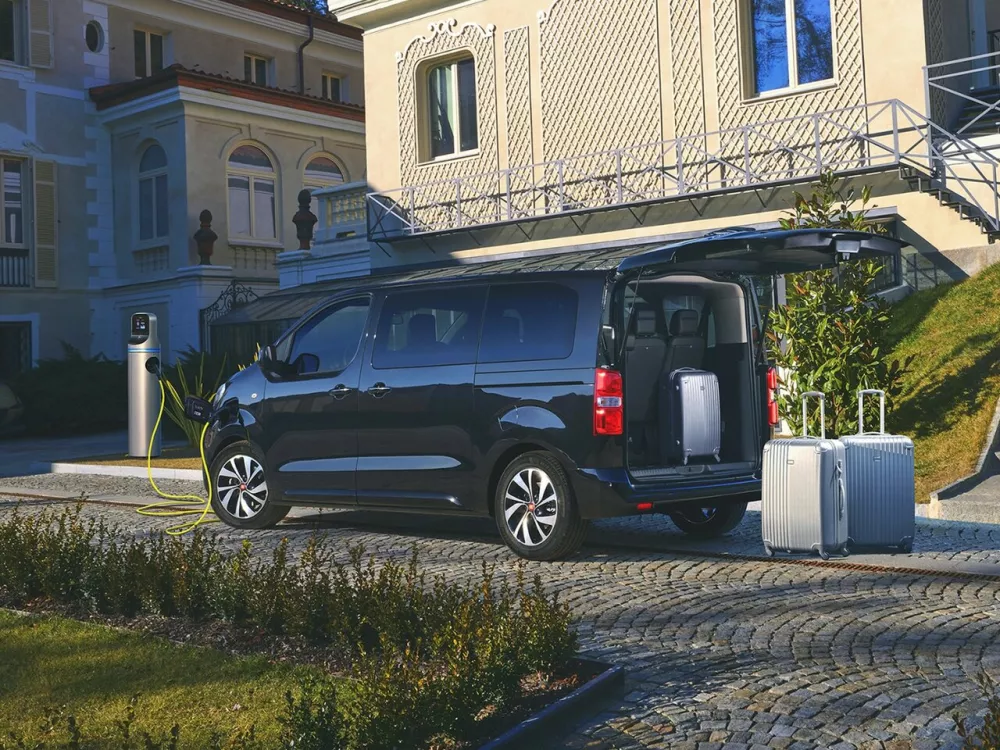 Автомобиль Fiat Ulysse III Минивэн L2
