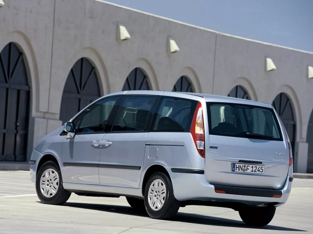 Автомобиль Fiat Ulysse II Компактвэн