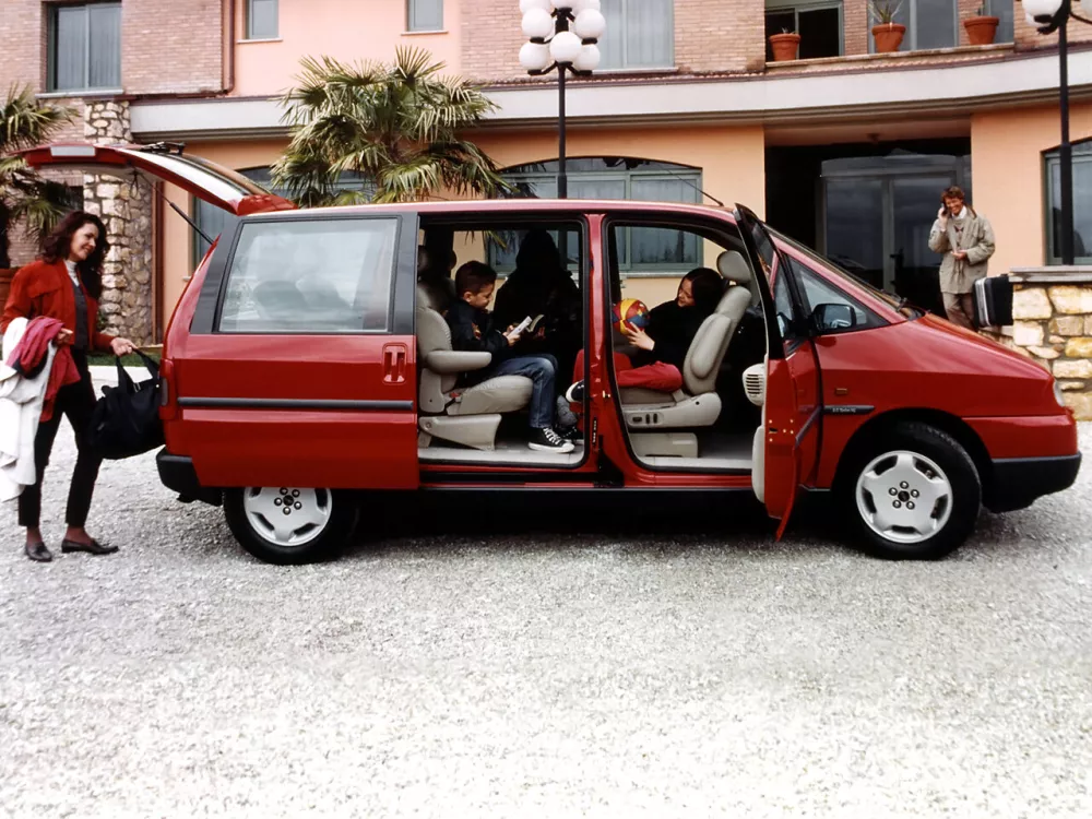 Автомобиль Fiat Ulysse I Компактвэн