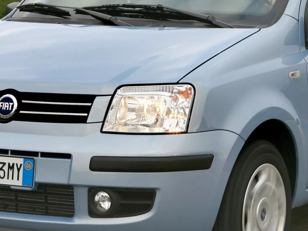 Автомобиль Fiat Panda II Хэтчбек (5 дверей)