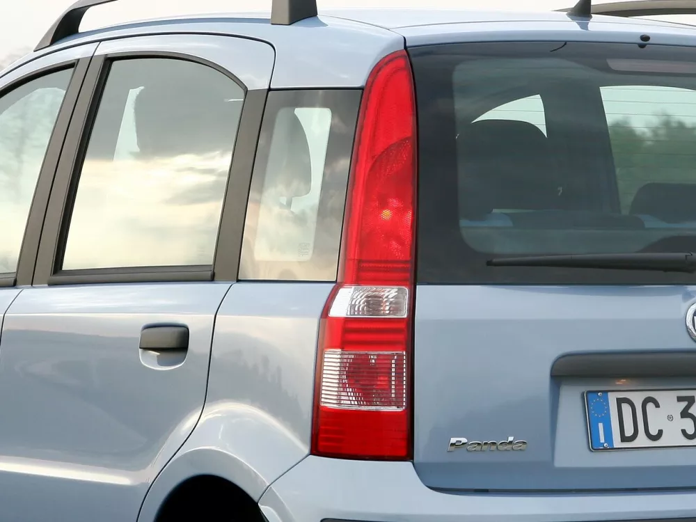 Автомобиль Fiat Panda II Хэтчбек (5 дверей)