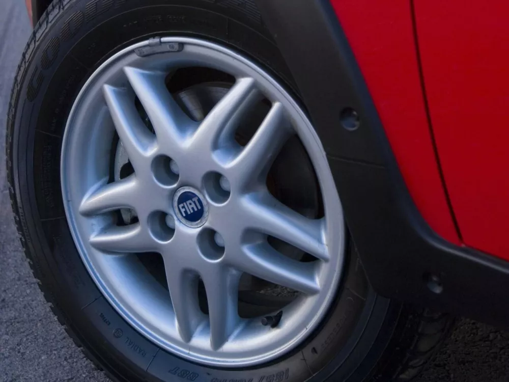 Автомобиль Fiat Strada I Рестайлинг 2 Пикап Одинарная кабина