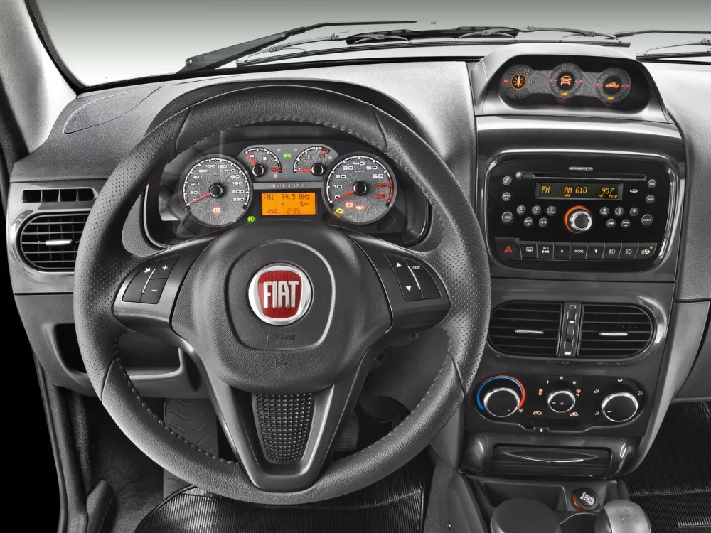 Автомобиль Fiat Strada I Рестайлинг 3 Пикап Полуторная кабина